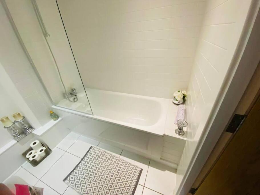 Liverpool City Centre Modern Apartment Fits 6 People Екстер'єр фото